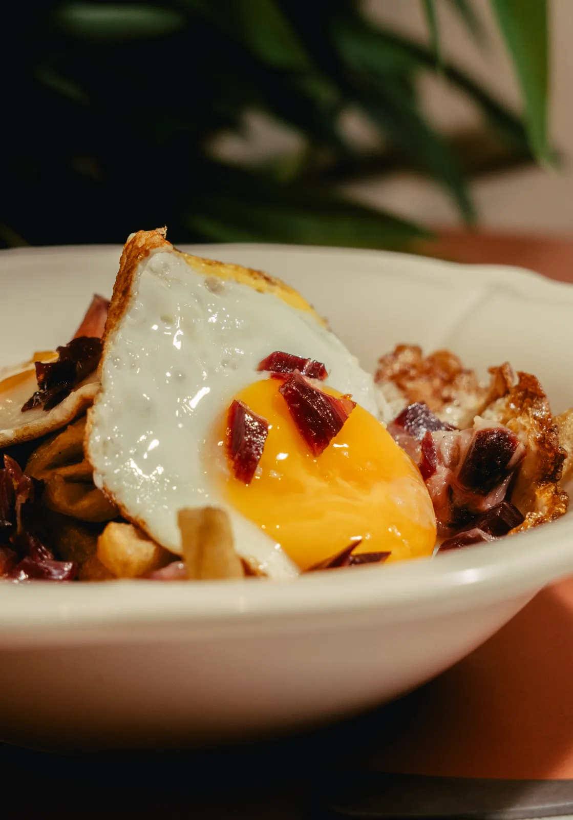 Huevos rotos con jamón